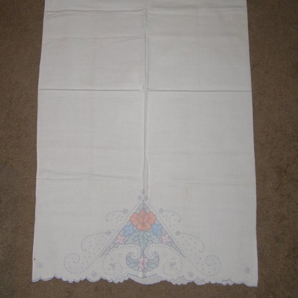 Vintage Cotton Pillowcase w/Floral design - Picture 12 of 14